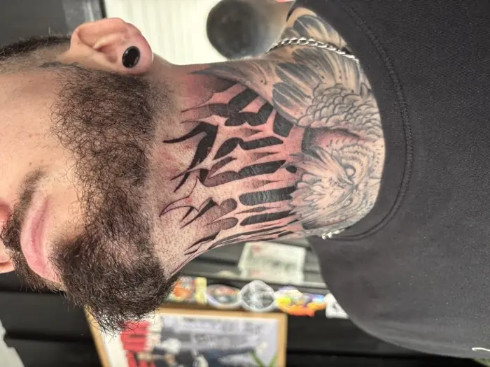 Tatouage blackwork dark par Aizen, Lux Tattoo Biganos (Bassin d'Arcachon)